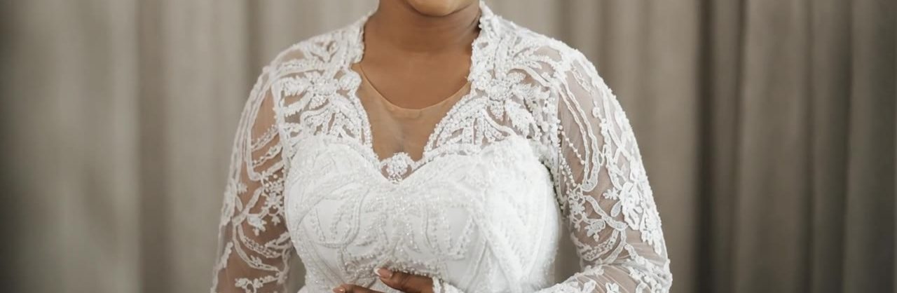Bride in a white lace gown — Maquillage by Abyna
